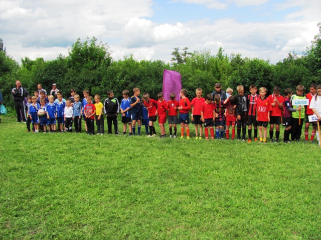 В открытом чемпионате поселка Ясеновский (г. Ровеньки) по мини-футболу, приняли участие 24 команды. (фото) 