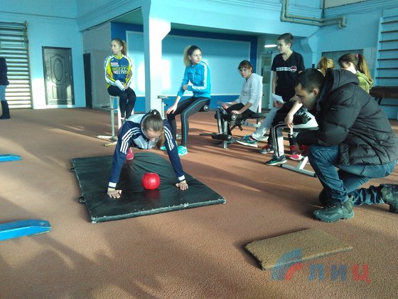Более 80 спортсменов из ЛНР приняли участие в турнире по триатлону и полиатлону в Луганске (ФОТО)