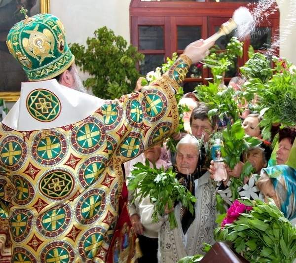 Праздник Святой Троицы отметили верующие Луганска