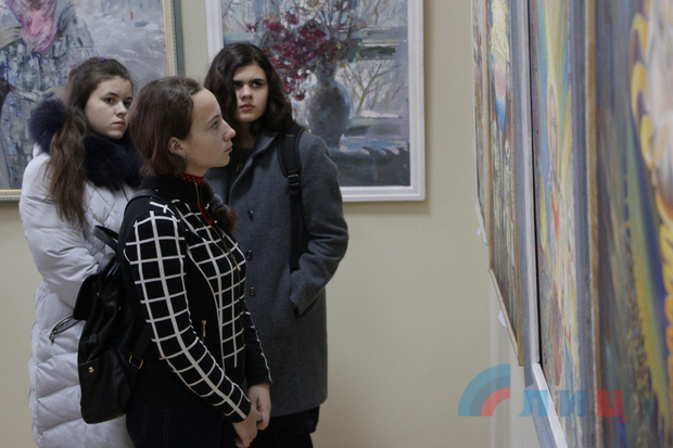 Выставка в честь 60-летия Союза художников открылась в Галерее искусств Луганска (ФОТО)