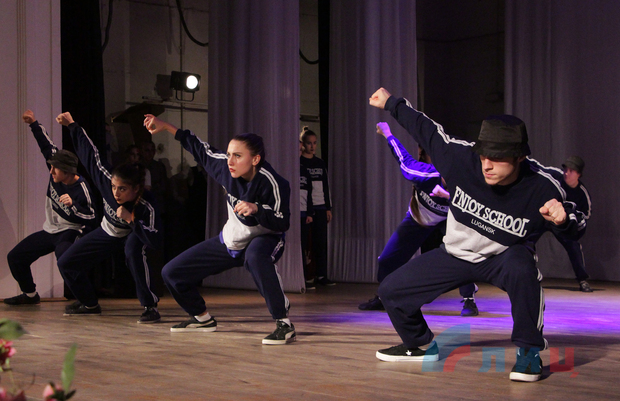 Международный фестиваль современного танца &amp;quot;Золото осени&amp;quot; открылся в Луганске (ФОТО)