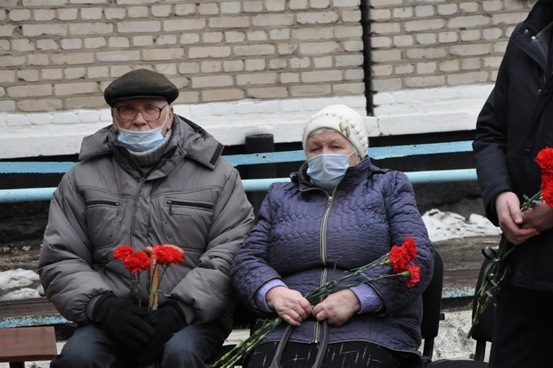 Жители Стаханова почтили память первого главы ЛНР в четвертую годовщину его смерти (ФОТО)