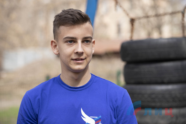 Луганские спортсмены победили в инициированном Молодежным парламентом турнире по воркауту (ФОТО)