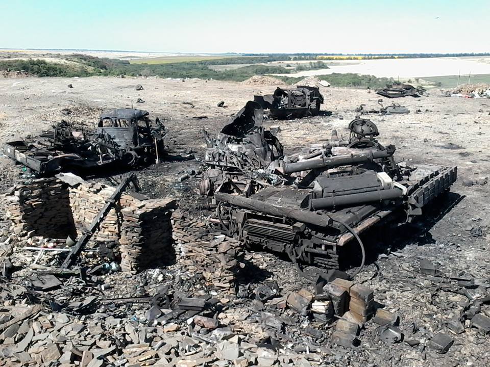 фотографии разбитой воинской техники 79-й отдельной аэромобильной бригады