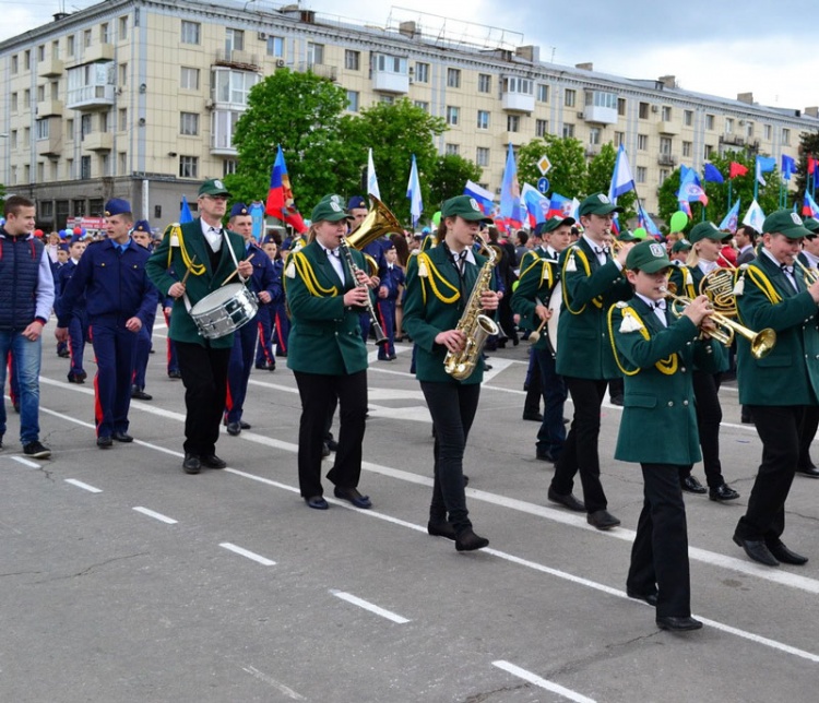 2016 год. 1 мая. Луганск.672