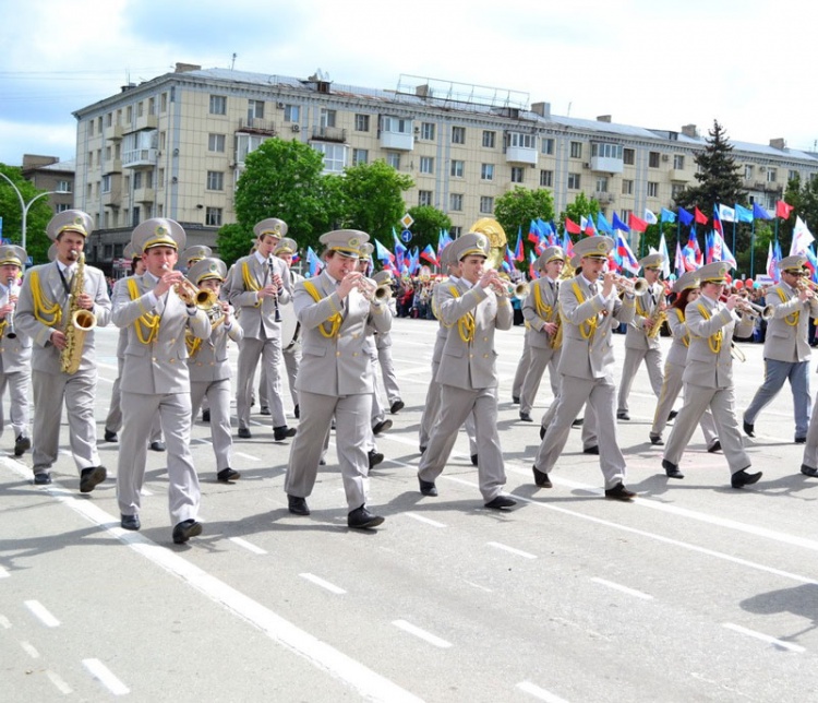 2016 год. 1 мая. Луганск.650