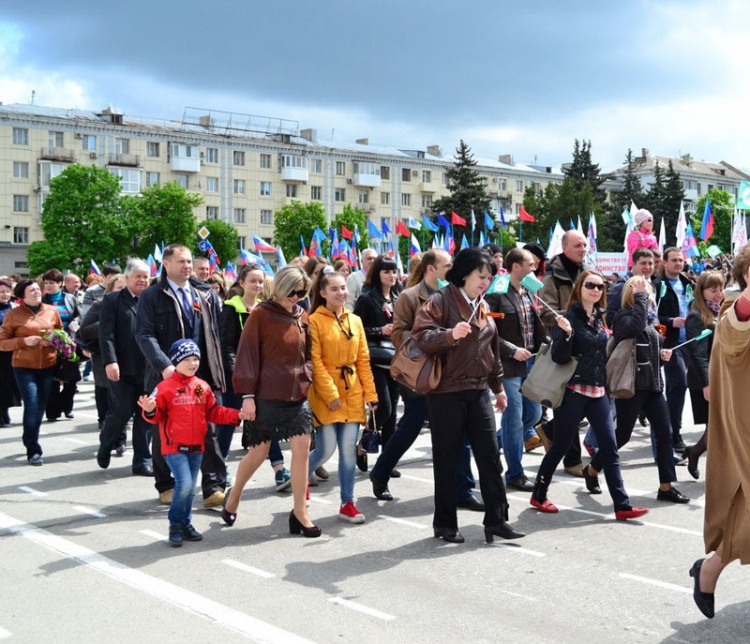 2016 год. 1 мая. Луганск.658