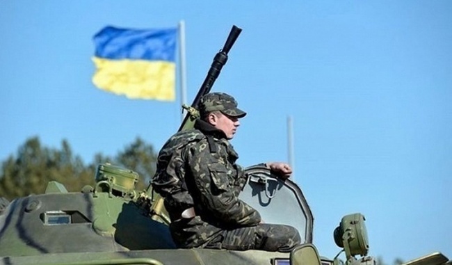 Киевские агрессоры обстреляли позиции луганчан из крупнокалиберной артиллерии. В пгт Донецкий поврежден детский сад