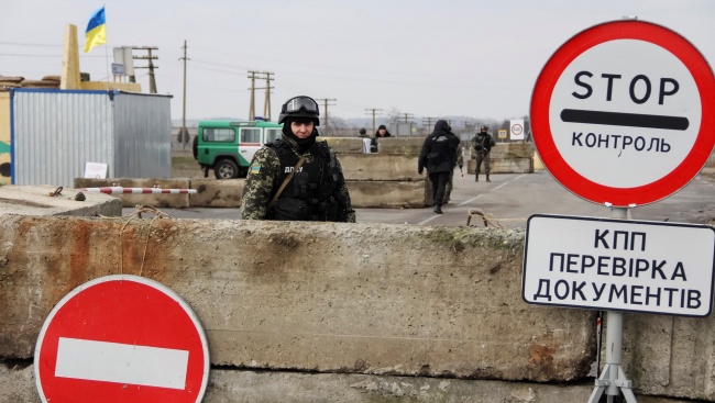 Границу между Укариной и Республиками Донбасса за сутки пересекли почти 26 тысяч человек