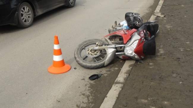 В аварии в Перевальске погиб мотоциклист