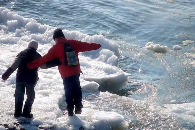 Спасатели МЧС ЛНР напомнили правила поведения на льду