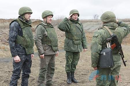 Мэр Луганска посетил передовые позиции защитников Республики на подступах к столице ЛНР