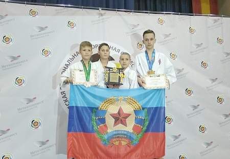 Каратисты из ЛНР завоевали две медали на первенстве в РФ