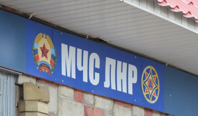 Лутугинские спасатели оказали помощь в ликвидации последствий ДТП в пгт Георгиевка