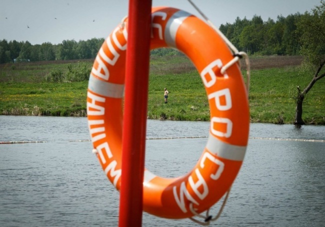 Кировские спасатели извлекли из городского озера тело 42-летнего мужчины