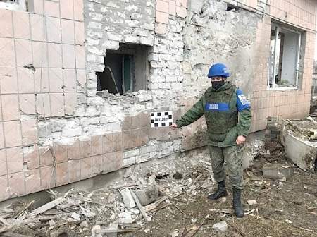 В результате обстрела села Николаевка повреждены жилые дома.