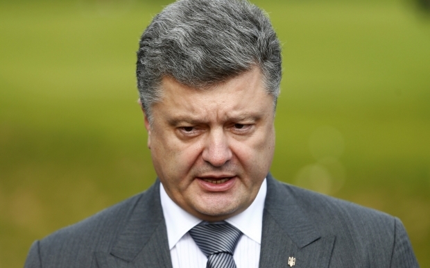 Петр Порошенко рассказал о том что он собирается восстанавливать сувернитет на "оккупированных" территориях через Минские соглашения